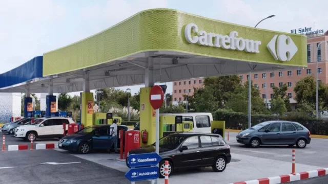 ¿Y si Carrefour empieza a vender combustibles en Argentina?