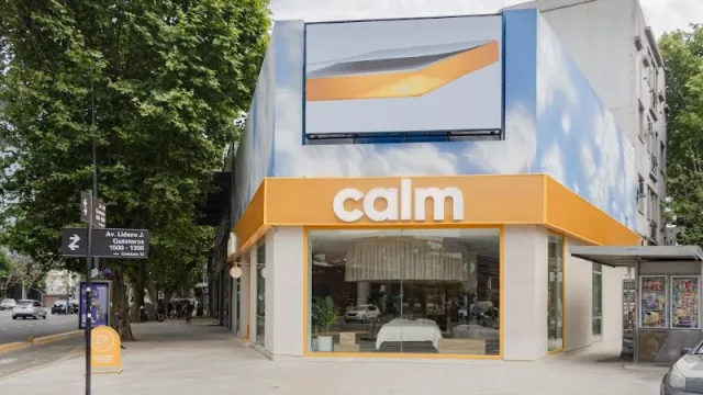 Mucho más que un colchón en caja: cómo es el modelo de negocios de Calm, la marca que va por su cuarto local (con “Siestario” incluido)