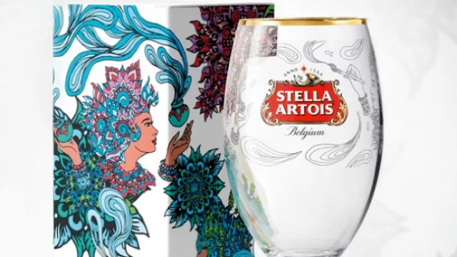 Copa Edición Limitada de Stella Artois, intervenida por Lisa Mam de Camboya.
