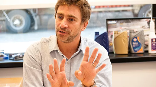 Con respecto a los jugadores del mercado, YPF tiene el 40%. Después viene Total, Esso, Shell, Petrona, Petrobras y Gulf.