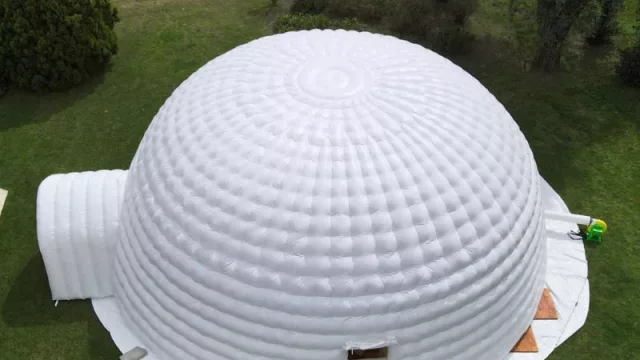 El iglú inflable, único en Sudamérica, que está revolucionando los eventos (alquilarlo cuesta $ 400.000)