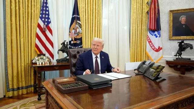 Trump desata la polémica: transparenta archivos secretos de asesinatos y debate el muro contra la ciudadanía por nacimiento (un tema común para LatAm y el mundo)