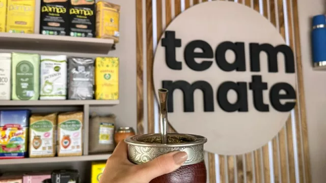 ¿Sos team mate? La nueva propuesta que llegó a barrio Jardín (kiosco de yerba al paso con proyección de ser franquicia)