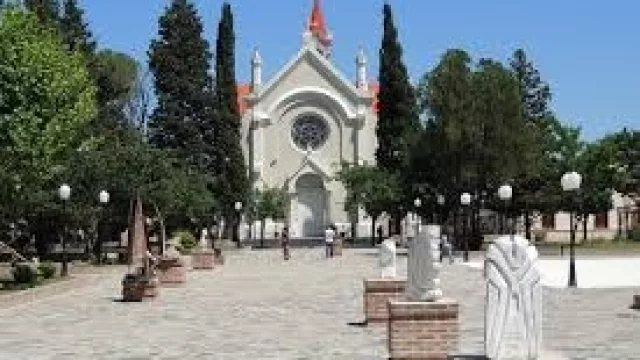 Vecinos de Nono denuncian tarifazo del 2.500% en tasas municipales e impuestos provinciales (Malestar en el sector comercial y preocupación del intendente)