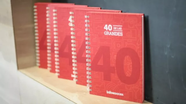 Cada uno de los asistentes al desayuno se llevó una agenda de 40 de las Grandes.
