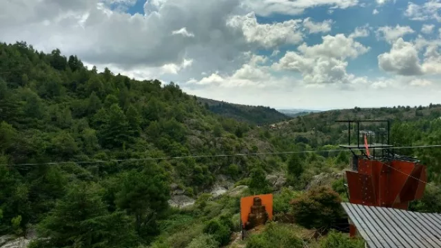 La tirolesa, uno de los atractivos del parque.