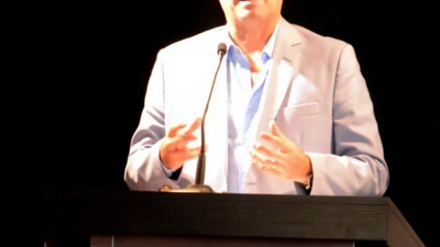 Lotería recula y levanta los "mini-slots" (Mestre ratifica la prohibición del juego instantáneo en la ciudad)