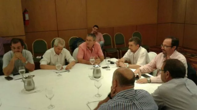 Productores y tabacaleras buscan un acuerdo por el precio del tabaco Virginia