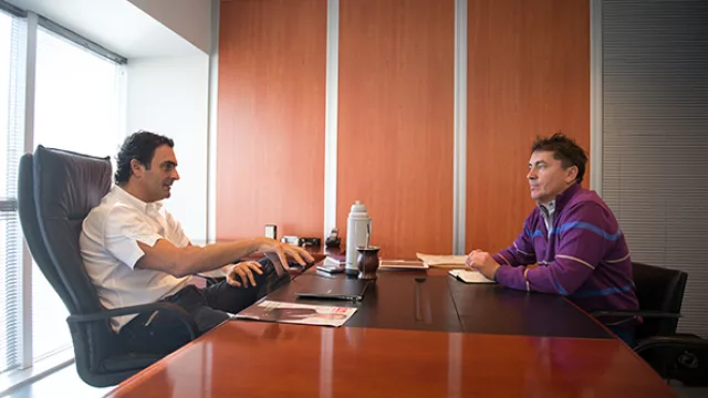 El comprador está cambiando: antes era el pintor, ahora va el consumidor ?nal por las promos con tarjetas.