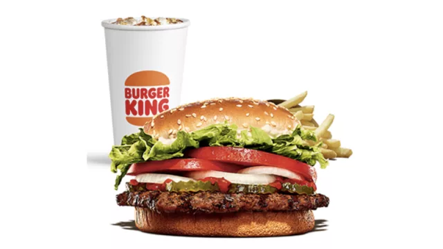 30% de descuento en el Combo Whopper de Burger King (otro beneficios del Club de Socios IN by Bonda)