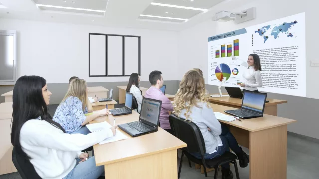 Epson presenta en sociedad sus proyectores interactivos BrightLink 770Fi y 760Wi