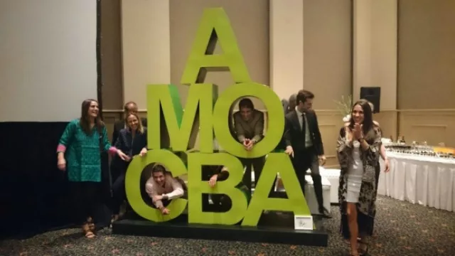 Sobre el eslogan AMOCBA (¿o deberías ser AmoCBA?)