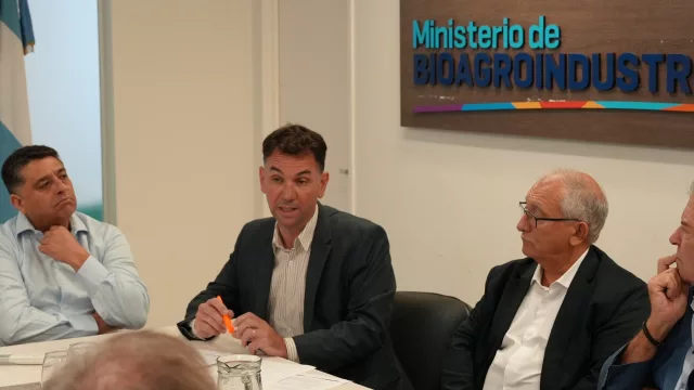 Córdoba (Departamento General Roca) Invierten 11.400 millones en obra eléctrica que beneficiará a más de 500 productores agropecuarios