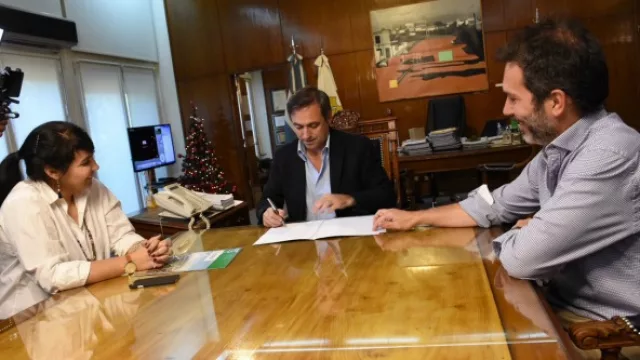 La Municipalidad de Córdoba firmó convenio de colaboración con la Fundación Conocimiento Abierto
