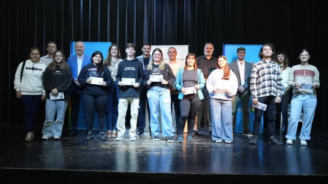 El Plan Primer Paso suma 98 adjudicatarios en Villa María (recibieron sus tarjetas Bancor)