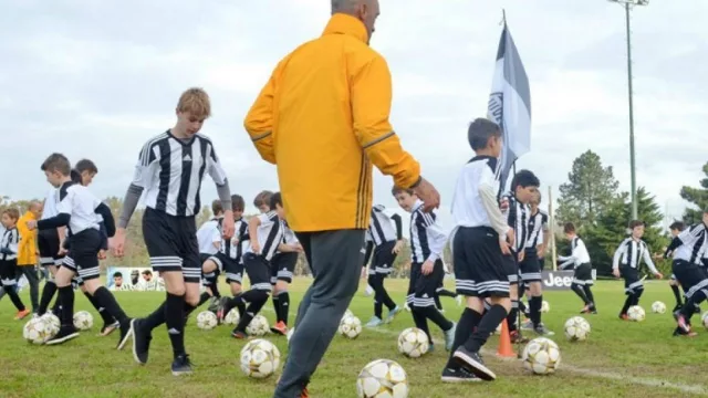 ¡Estalló el verano!... para las escuelitas de clubes europeos (Juve, Barsa y Real Madrid)