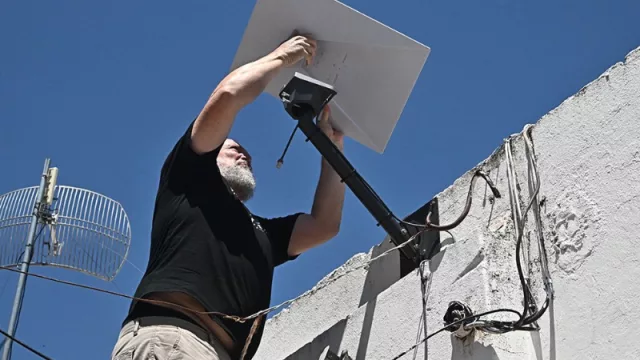 Starlink con “lista de espera” en Córdoba: ya hay 1.000 accesos solo en la red de escuelas de la provincia