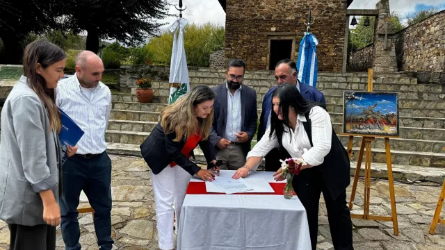 Cooperación entre los pueblos peatonales de La Cumbrecita y La Carolina