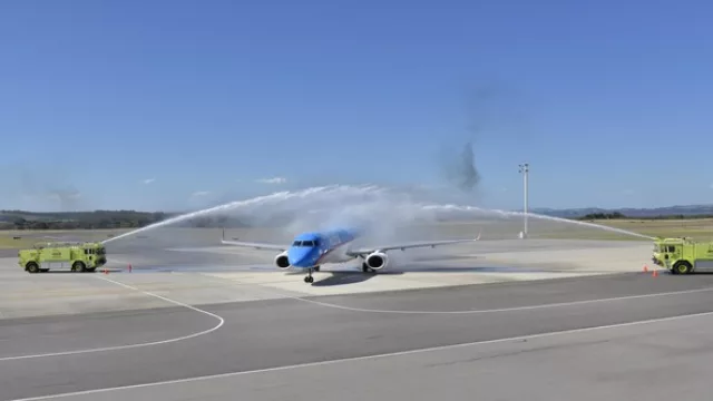 Aerolíneas Argentinas festejó 66 años con la inauguración del vuelo COR-PDP (y ROS-PDP)