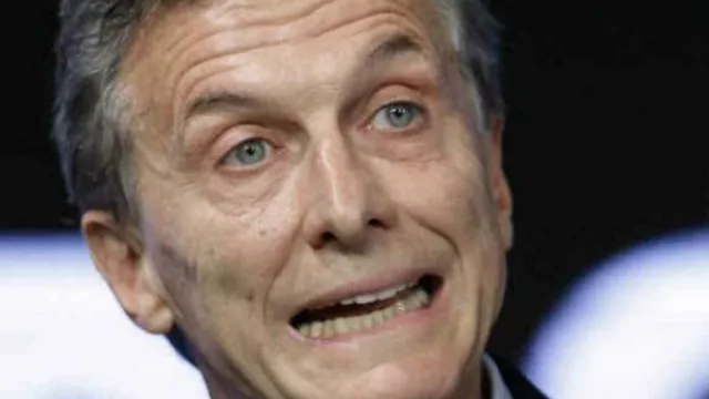 Macri obtiene un 5,96 (diríamos un 6) de los InfoNautas en su primer año de gobierno