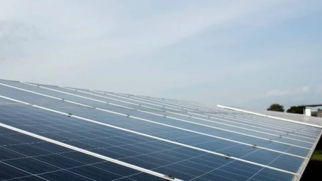 Córdoba, “la distinta”, lidera la adopción de energía solar en ARG con un 62% del parque instalado (Fabián López anticipó los beneficios en la factura de luz) 