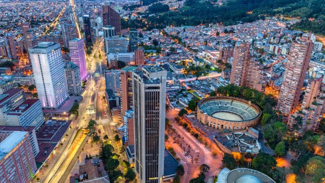 Clásico y moderno: historia y presente se combinan en la bella Bogotá.