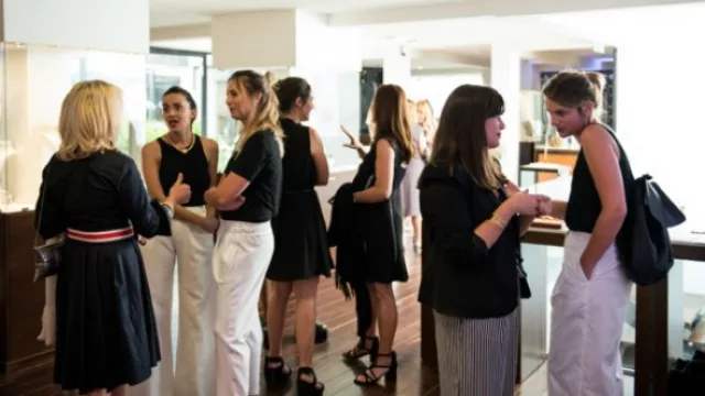 Más de medio centenar de clientes disfrutaron del Encuentro en la Bristol.