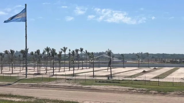 Infinito Open no quiere esperar hasta tener su superdomo: ya instala una carpa para eventos de 15.000 personas