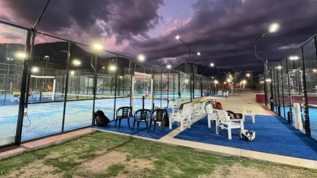 Cerro Club, instalación deportiva que cuenta con 8 canchas profesionales de pádel en La Rioja.