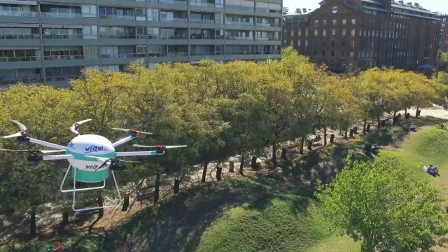 Con un dron, Vittal traslada un desfibrilador en caso de emergencia