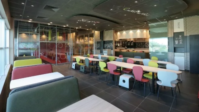 Espacios de juegos hiper tecnologizados para que la diversión sea para toda la familia.