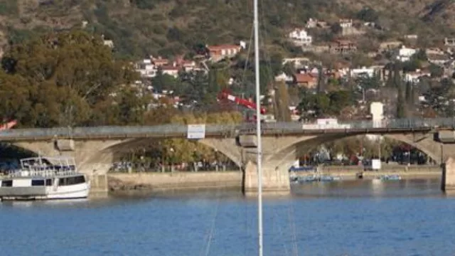 Patente: las motitos dejan de tributar y la de los autos alta gama sube casi 50% (también le cobrarán a veleros)