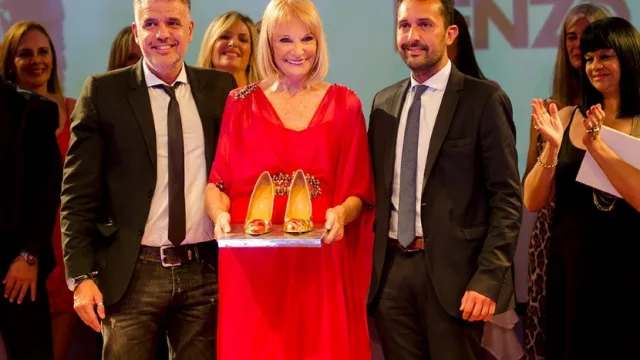 Renzo Rainero  homenajeó a  Chicha Osorio por sus 50 años junto a la moda