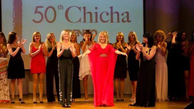 Chicha Osorio recibió el aplauso emocionado por medio siglo de impecable trayectoria.