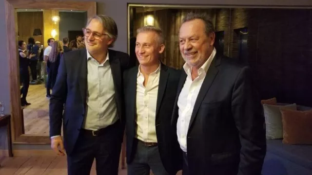 De izquierda a derecha: Diego García (delegado general de América Air Europa), Esteban Aviles (presidente de la Agencia Córdoba Turismo) y Gustavo Santos (ex ministro de Turismo de la Nación).