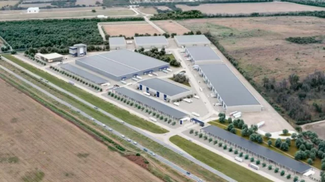 Nodo Flex comienza a tomar forma: la primera nave (de 14.400 m2) del parque logístico ya está en marcha