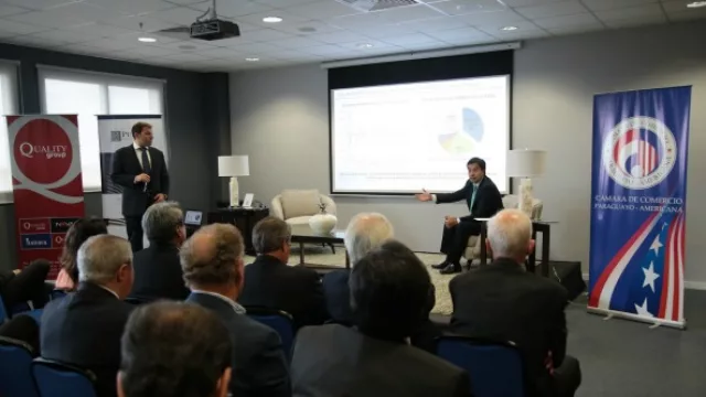 Puente presentó las perspectivas económicas para el 2017