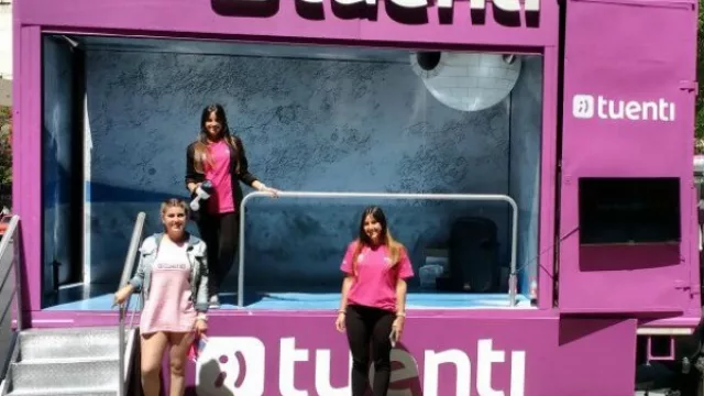 “El servicio mensual de Tuenti cuesta menos que una mozzarella en un bar frente a Patio Olmos”