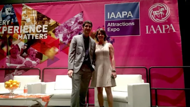 Emiliano Rufeil y Luciana Periales llevaron la experiencia de Neverland a la IAAPA.