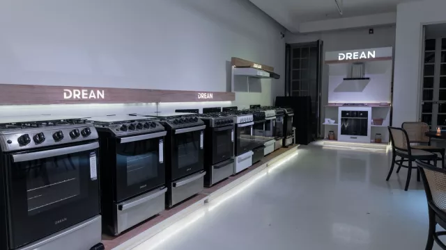 Mabe invierte 23 millones de dólares y abre nueva planta de cocinas en el país