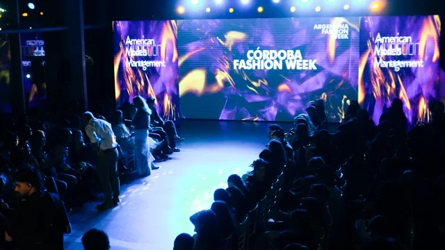 La moda se adueñó del Concejo Deliberante: Córdoba celebró su Fashion Week (con nuevas voces en la pasarela)