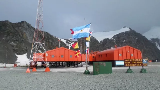 La US21 otorgará becas para que los oficiales accedan a posgrados.