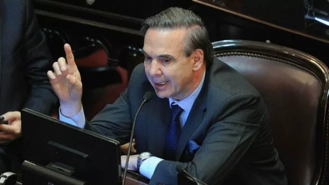 El senador Pichetto reinstaló el tema de la inmigración en Argentina. Para vos, ¿cómo debería ser el régimen de inmigración en el país?