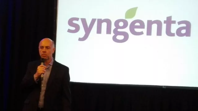 Fabián Quiroga, gerente de Marketing para Latinoamérica abrió el evento realizado en Buenos Aires para 500 personas entre productores, distribuidores y fitopatólogos.