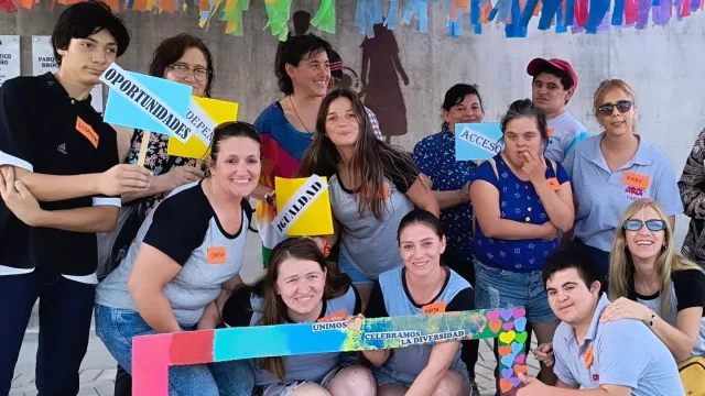 ¿Ya hiciste tu buena acción del día? Necesitamos reunir 120 litros de pintura para una Fundación, ¿te sumás?