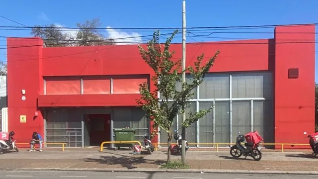 Así funcionan los locales de PedidosYa Market, el supermercado 100% digital con más de 4.500 productos (69 locales en el país, 5 están en Córdoba)