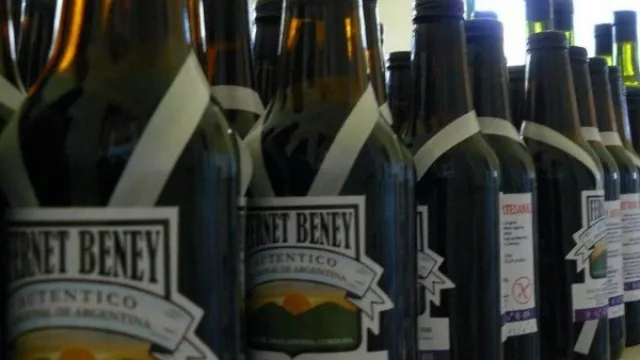Los creadores del único fernet cordobés van ahora por una caña con ruda "patentada" por el INTA 