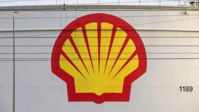 Shell planea movimientos clave: analiza la compra de BP (en plena caída del petróleo)