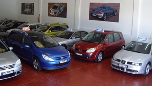 Un concesionario vende su auto a $ 230.000, pero le pagan $ 180.000