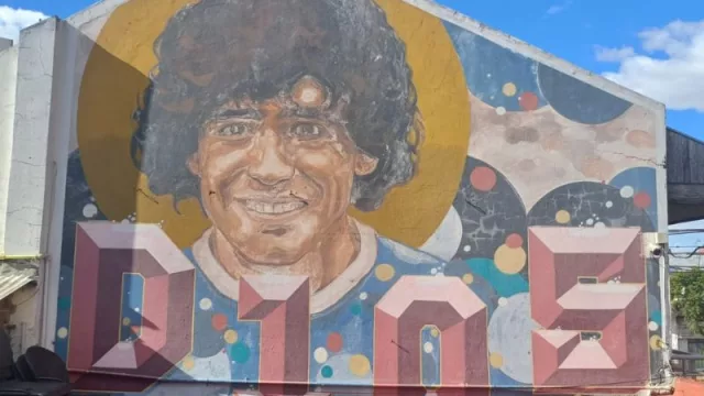 Un buen plan para tu próximo viaje a Buenos Aires: visitar la casa de D10S (cómo es la experiencia en la casa de Maradona en La Paternal)